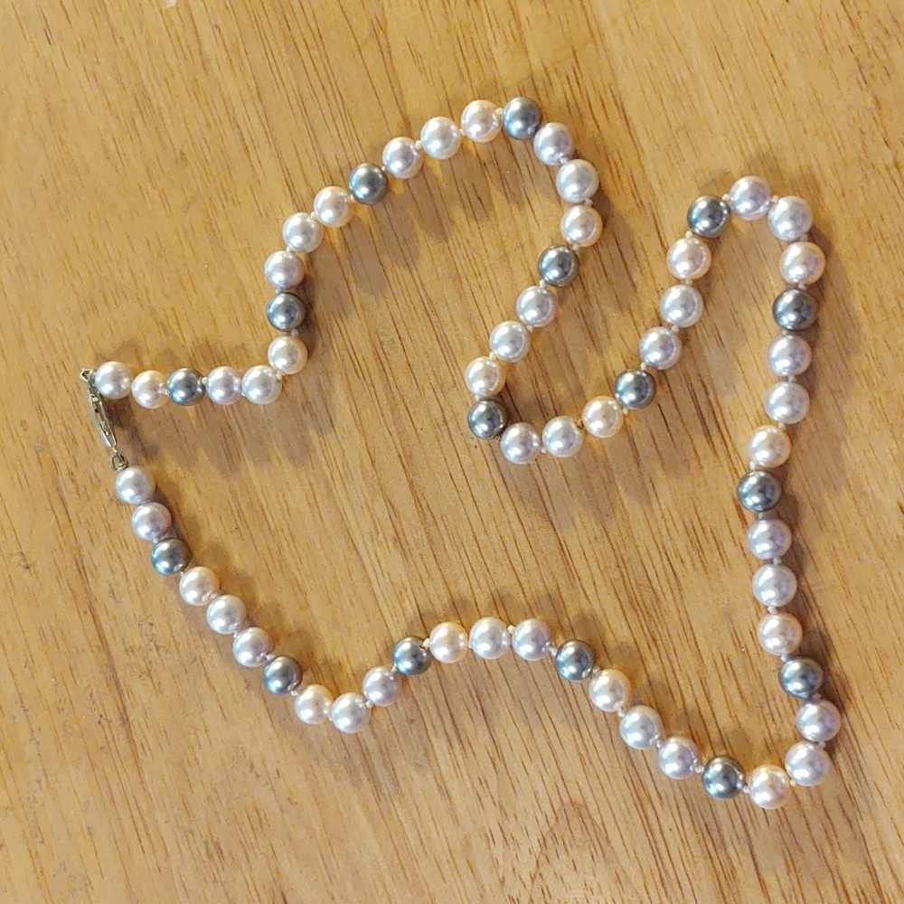 Vintage Premier Designs "Cultured" necklace
